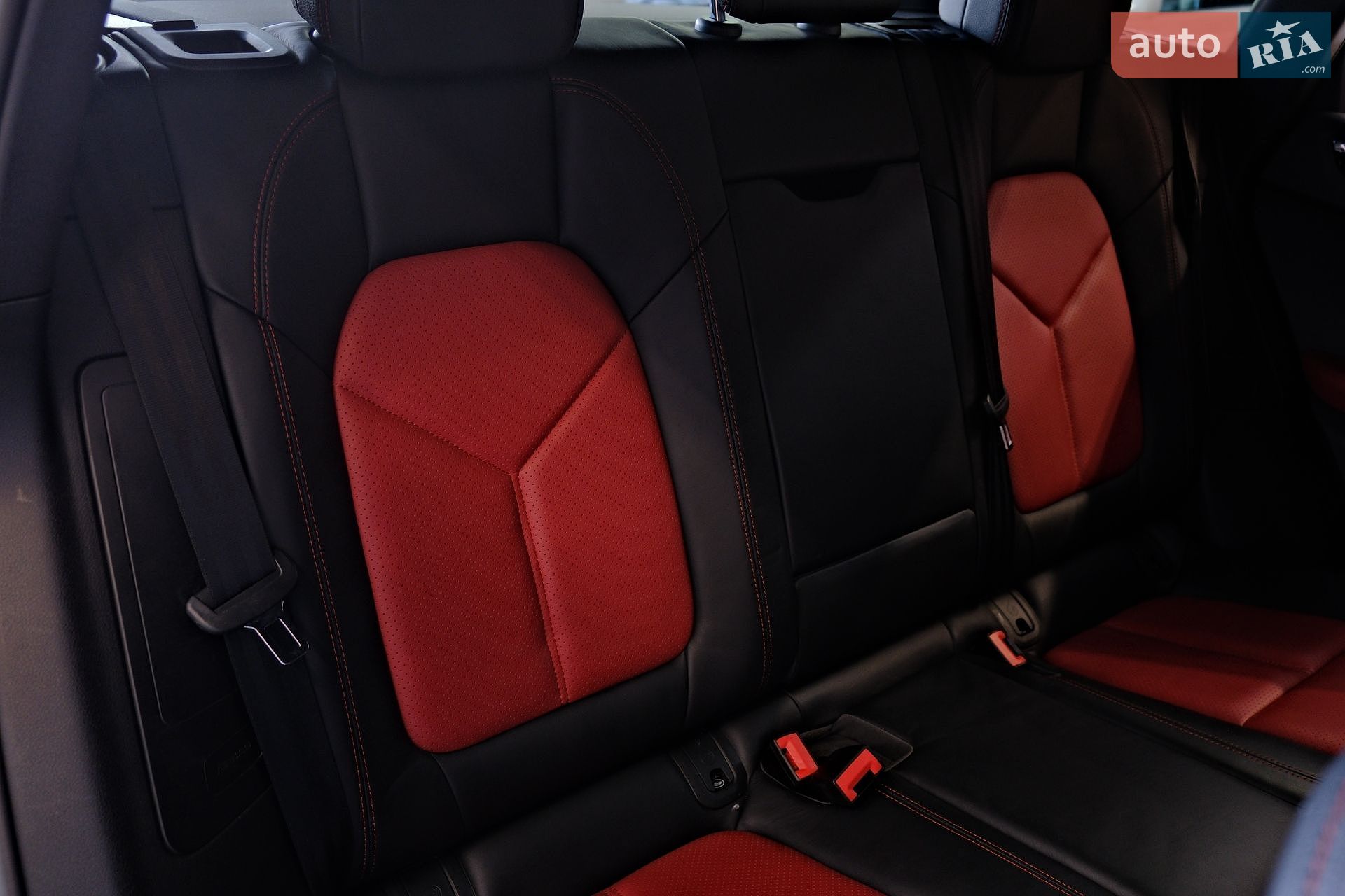 Porsche Macan 2019 VIN WP1AA2A53LLB01302 фото оголошення 37 з 44
