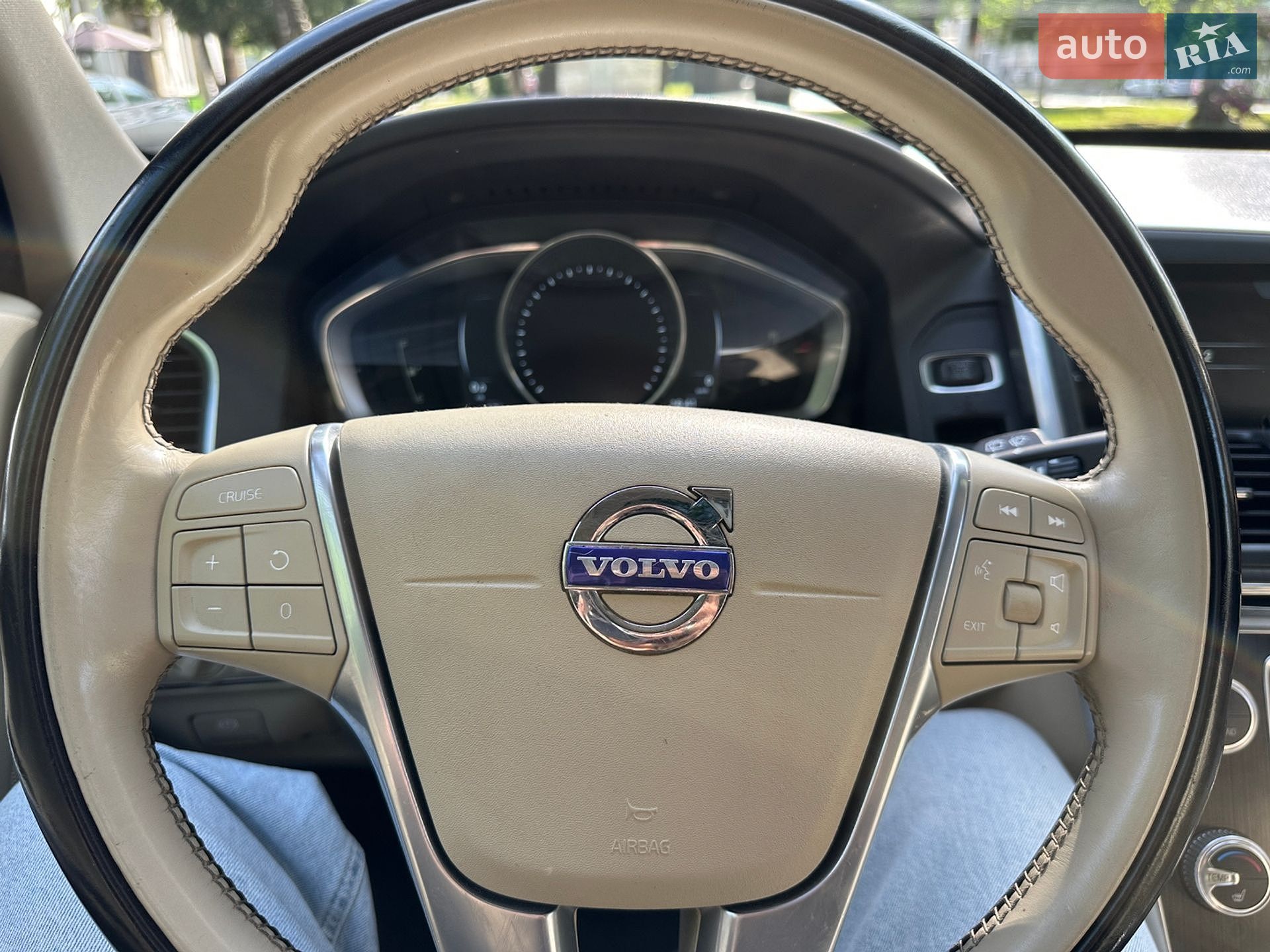 Volvo Xc60 2015 VIN YV440MDK4F2705835 фото оголошення 12 з 15