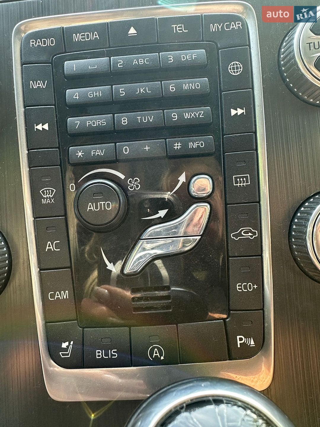 Volvo Xc60 2015 VIN YV440MDK4F2705835 фото оголошення 14 з 15
