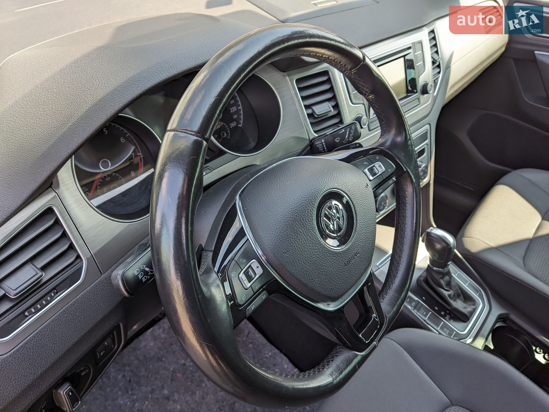 Volkswagen Golf 2015 VIN WVWZZZAUZGW501666 фото оголошення 14 з 41