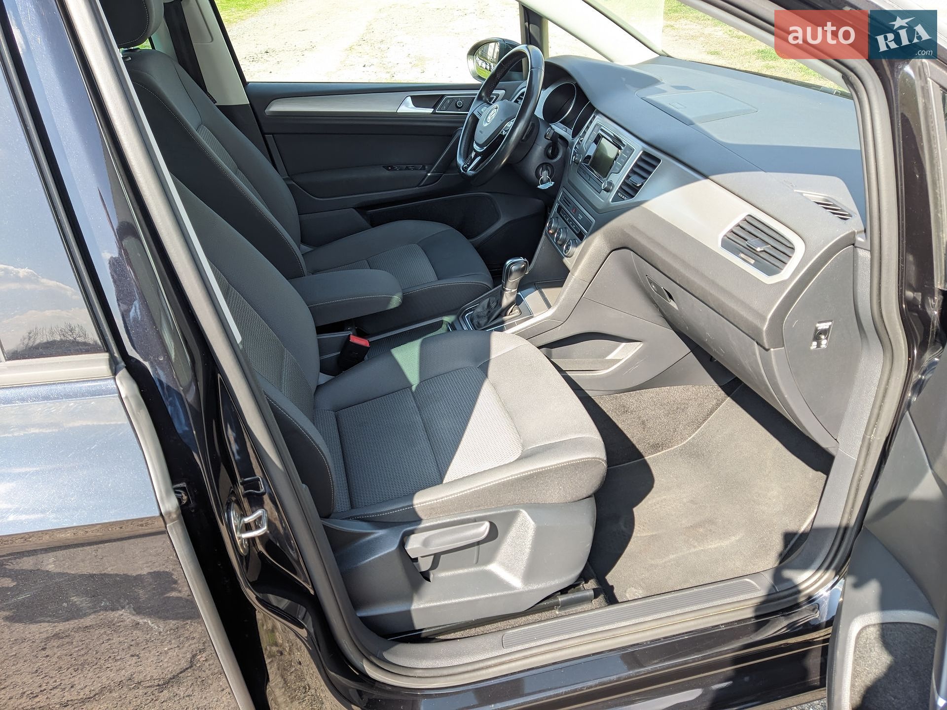 Volkswagen Golf 2015 VIN WVWZZZAUZGW501666 фото оголошення 23 з 41
