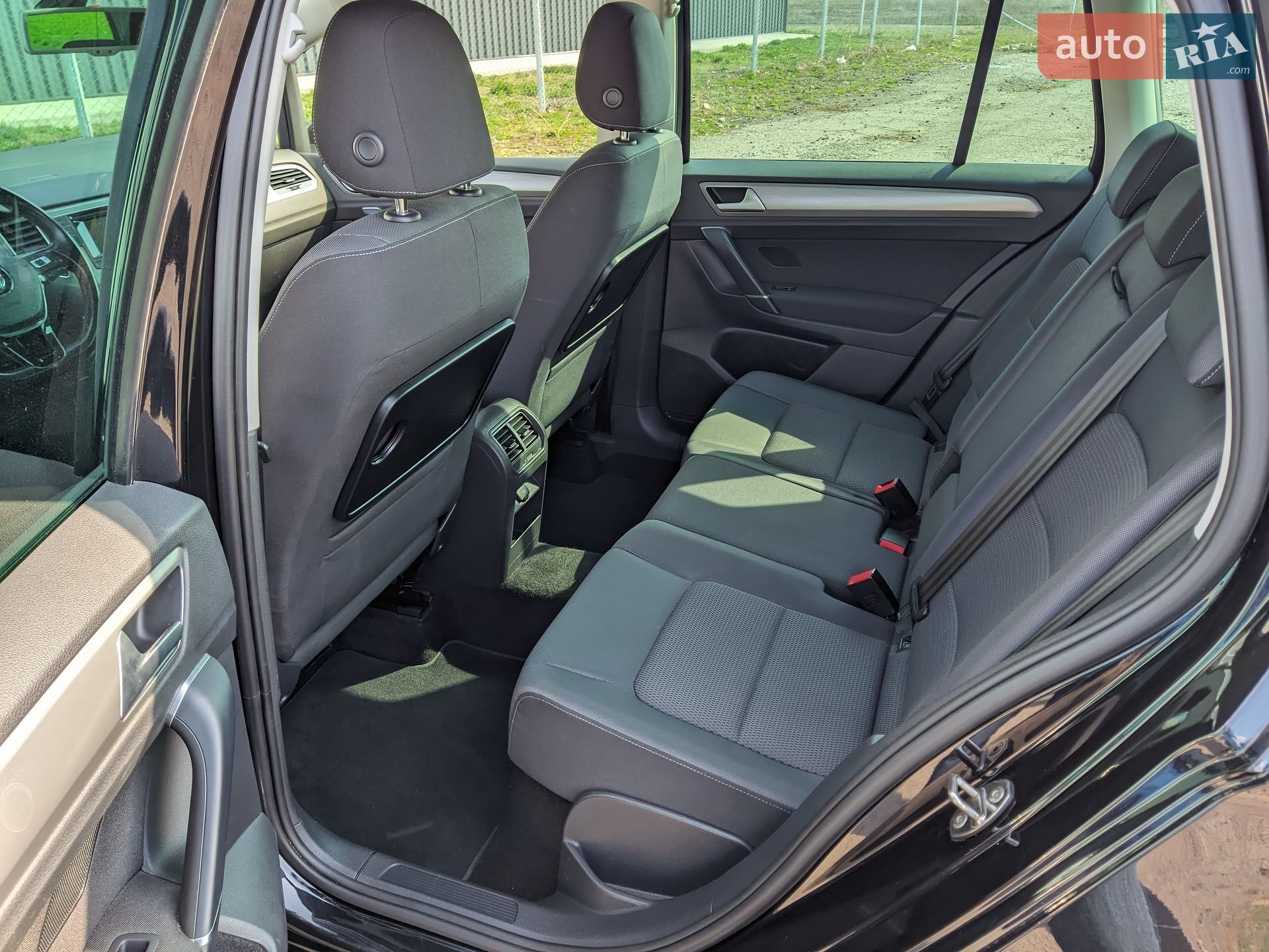 Volkswagen Golf 2015 VIN WVWZZZAUZGW501666 фото оголошення 21 з 41