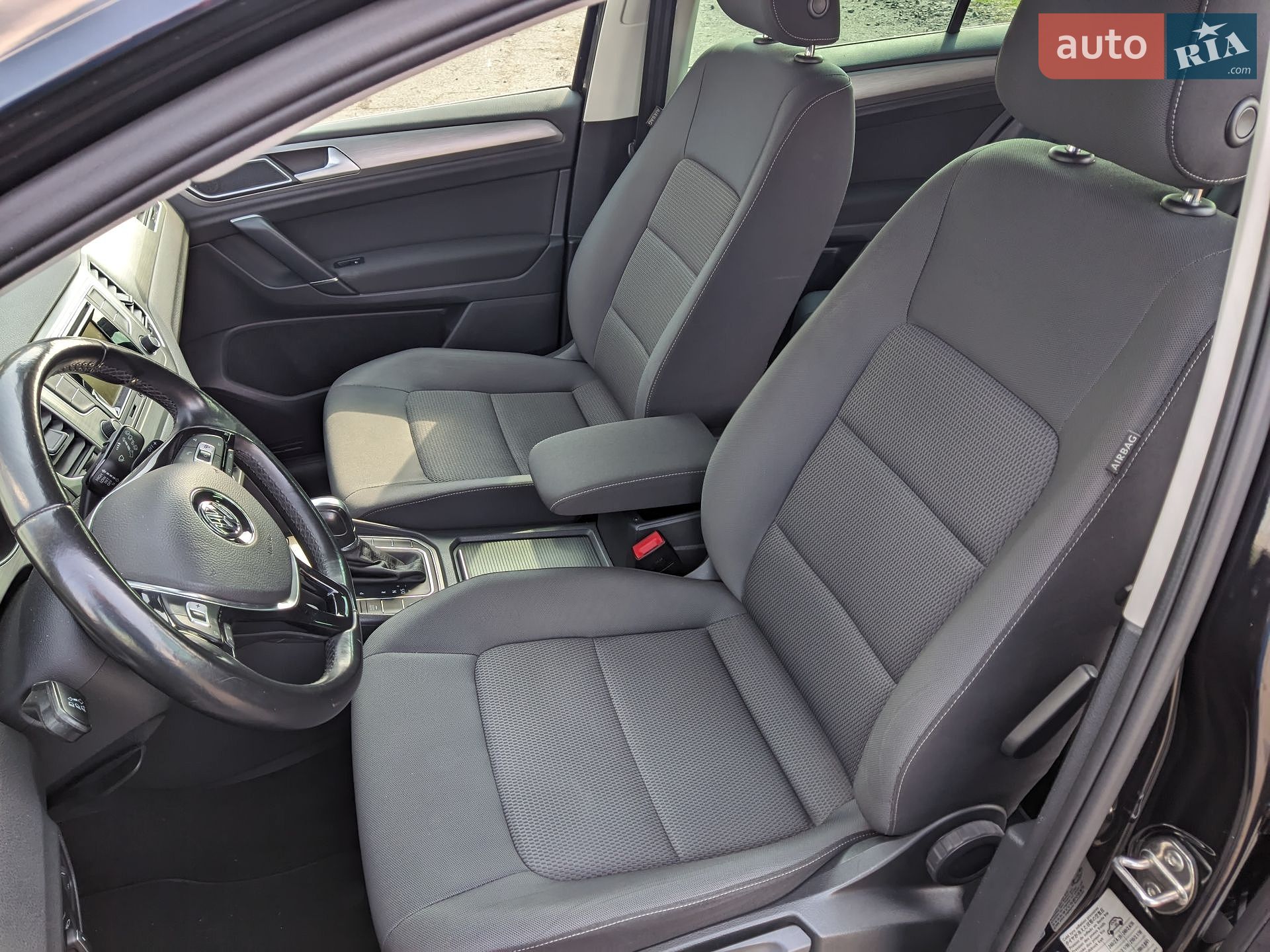 Volkswagen Golf 2015 VIN WVWZZZAUZGW501666 фото оголошення 20 з 41