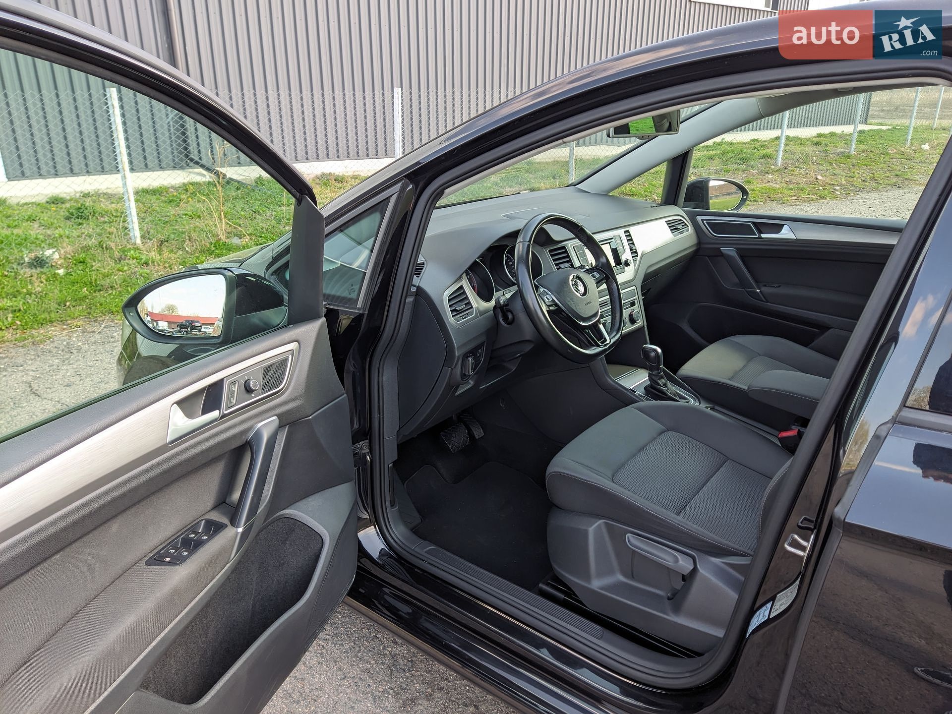 Volkswagen Golf 2015 VIN WVWZZZAUZGW501666 фото оголошення 18 з 41