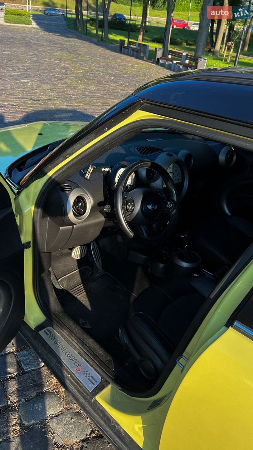 Mini Countryman 2012 VIN WMWZC3C5XCWP20279 фото оголошення 9 з 17