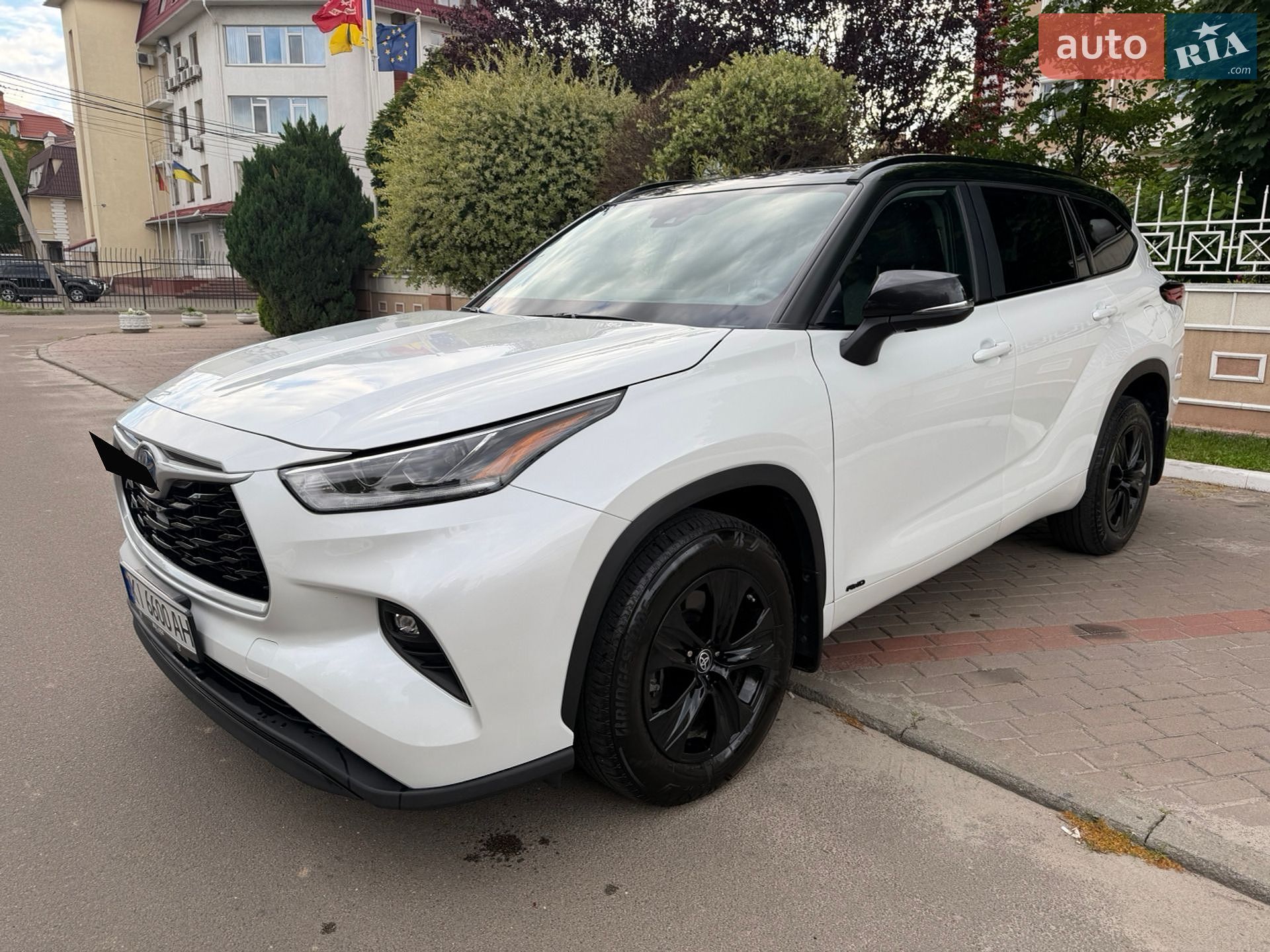 Toyota Highlander 2022 VIN 5TDABRCHXPS567053 фото оголошення 2 з 20