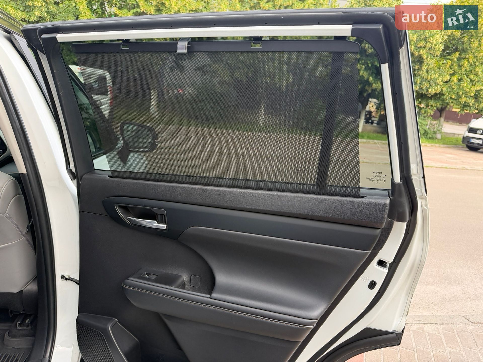 Toyota Highlander 2022 VIN 5TDABRCHXPS567053 фото оголошення 11 з 20