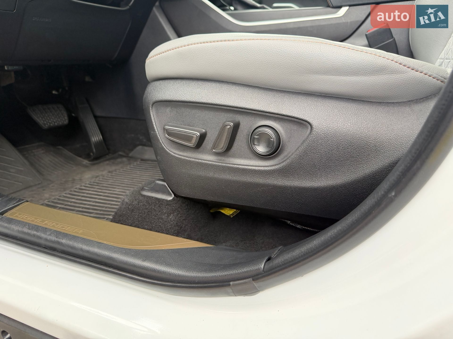 Toyota Highlander 2022 VIN 5TDABRCHXPS567053 фото оголошення 15 з 20