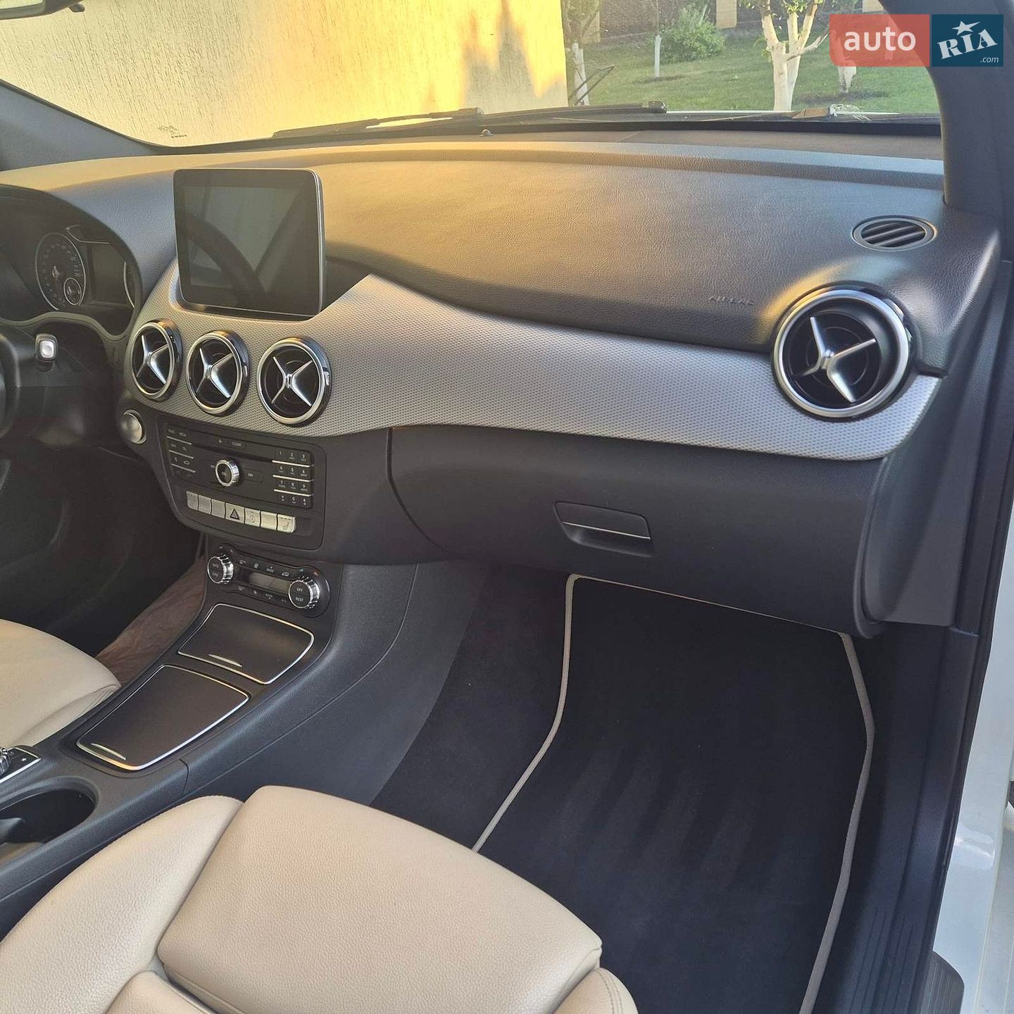 Mercedes-Benz B-Class 2017 VIN WDDMH4GB7JJ465076 фото оголошення 5 з 18