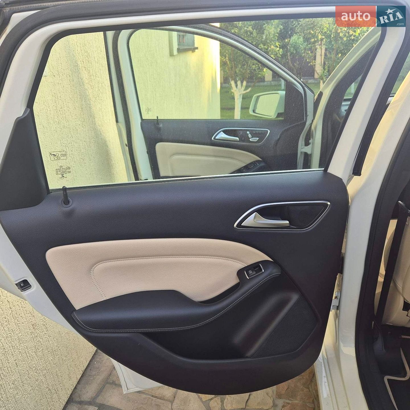 Mercedes-Benz B-Class 2017 VIN WDDMH4GB7JJ465076 фото оголошення 9 з 18