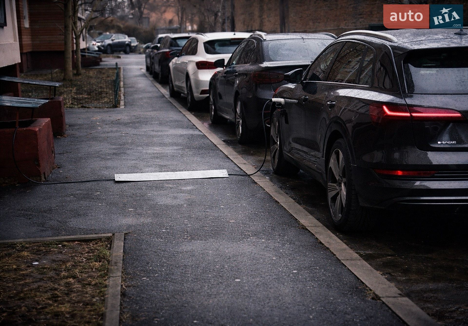 Audi e-tron 2020 VIN WAUZZZGE5MB013112 фото оголошення 18 з 21