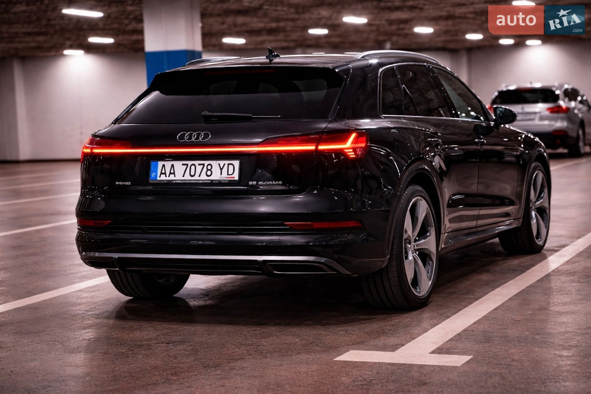 Audi e-tron 2020 VIN WAUZZZGE5MB013112 фото оголошення 12 з 21