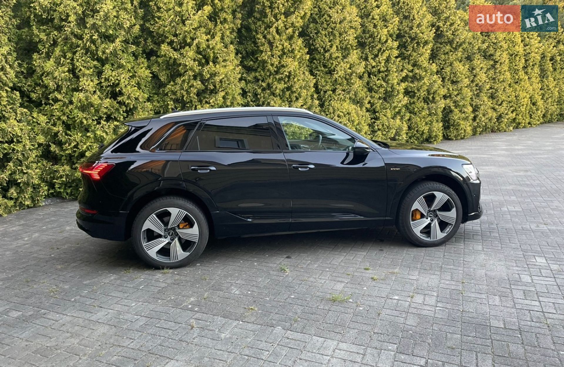 Audi e-tron 2020 VIN WAUZZZGE5MB013112 фото оголошення 7 з 21