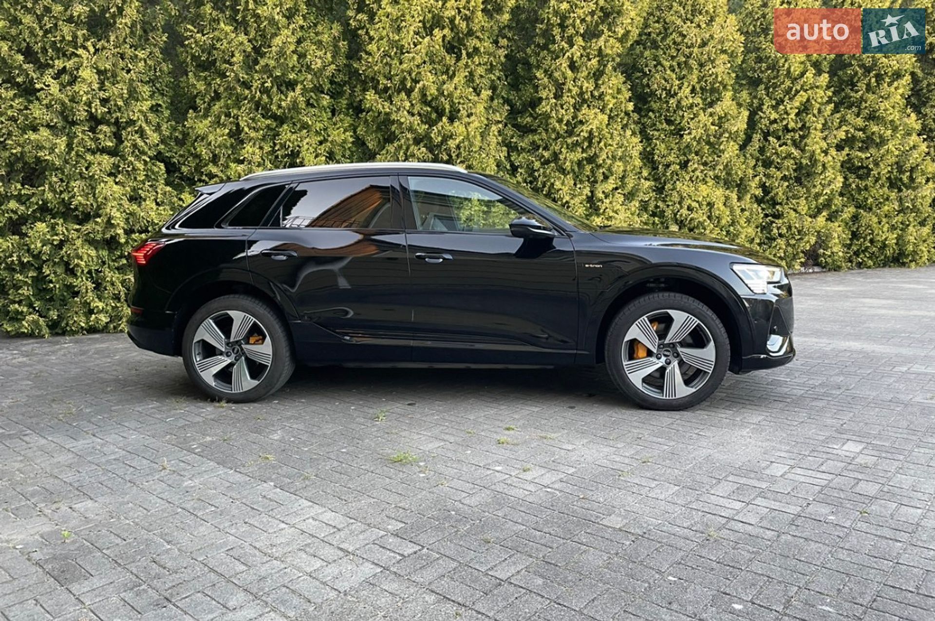 Audi e-tron 2020 VIN WAUZZZGE5MB013112 фото оголошення 8 з 21