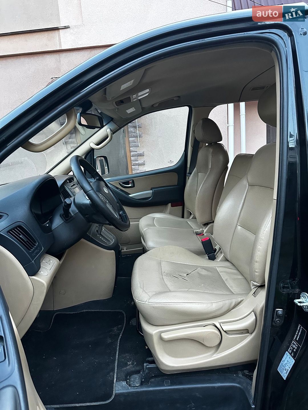 Hyundai H-1 2012 VIN KMHWH81RBDU483079 фото оголошення 17 з 20