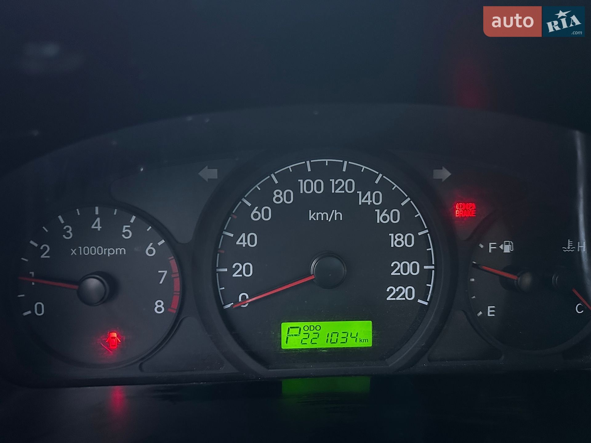 Hyundai H-1 2012 VIN KMHWH81RBDU483079 фото оголошення 2 з 20