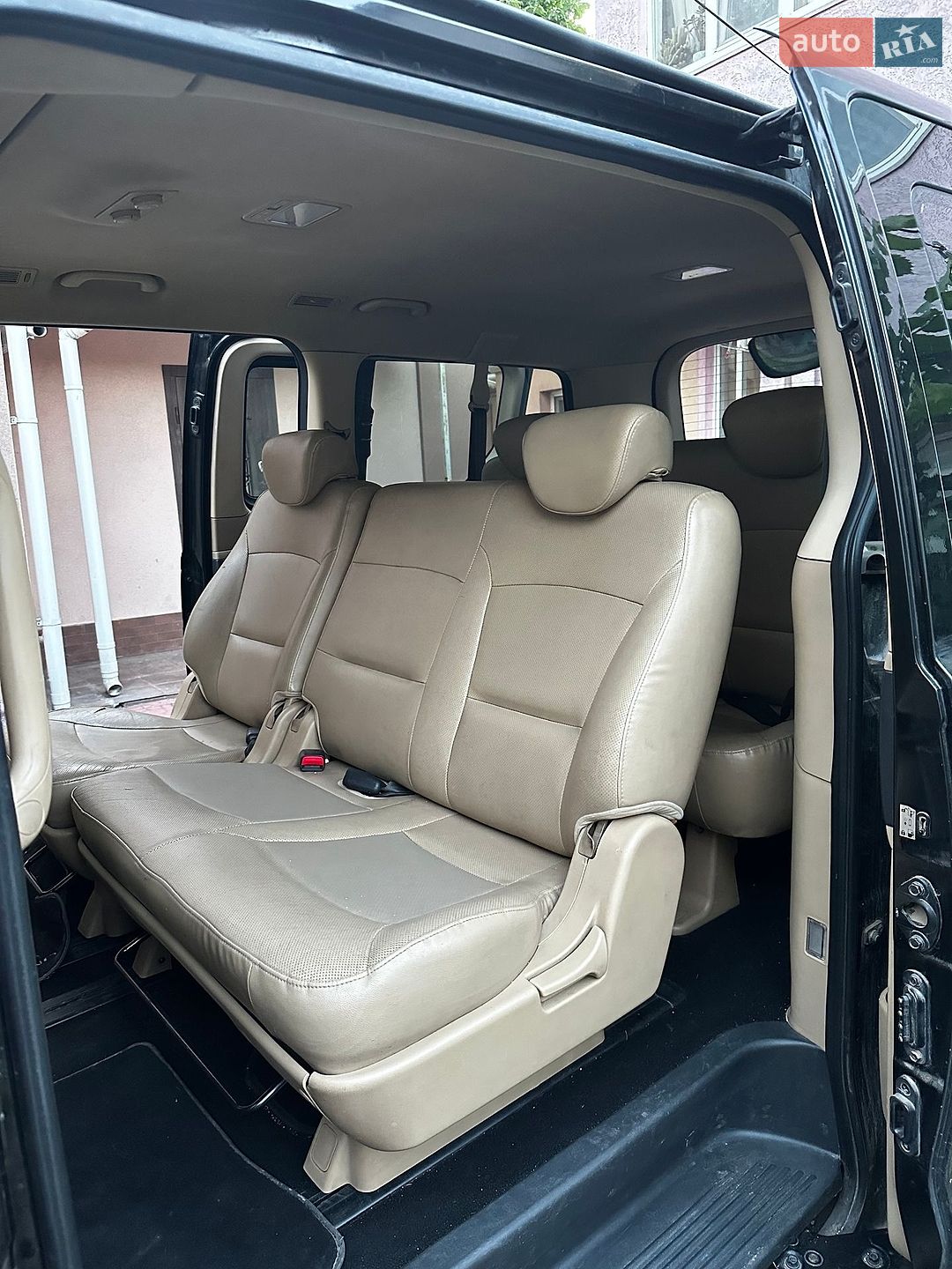 Hyundai H-1 2012 VIN KMHWH81RBDU483079 фото оголошення 18 з 20