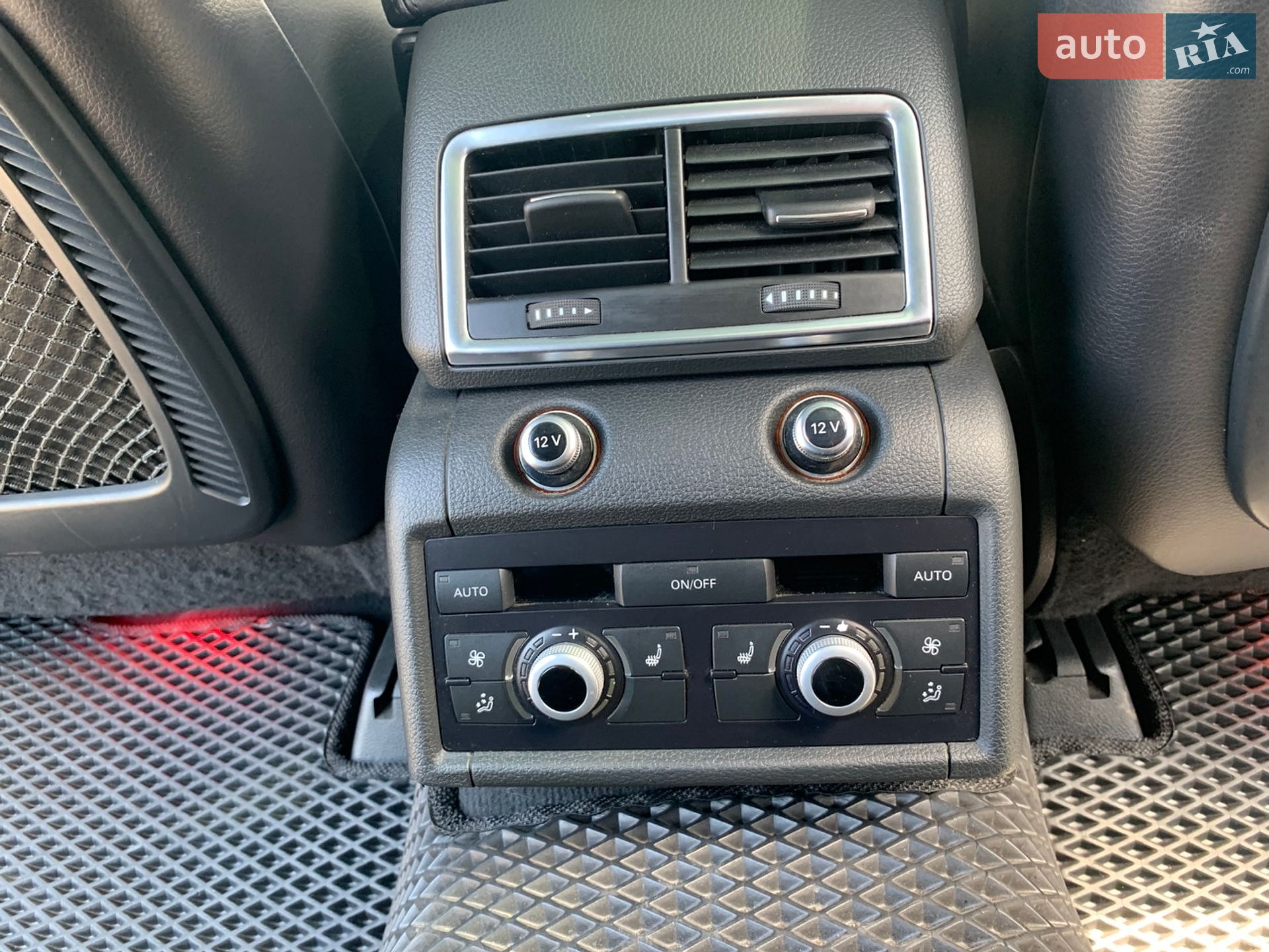 Audi Q7 2013 VIN WA1DGAFEXED009952 фото оголошення 13 з 19