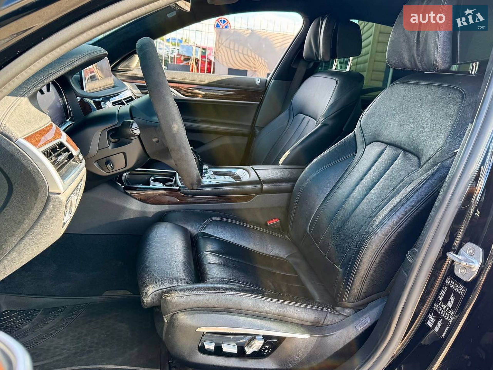 BMW 7 Series 2016 VIN WBA7C21010G590665 фото оголошення 33 з 62