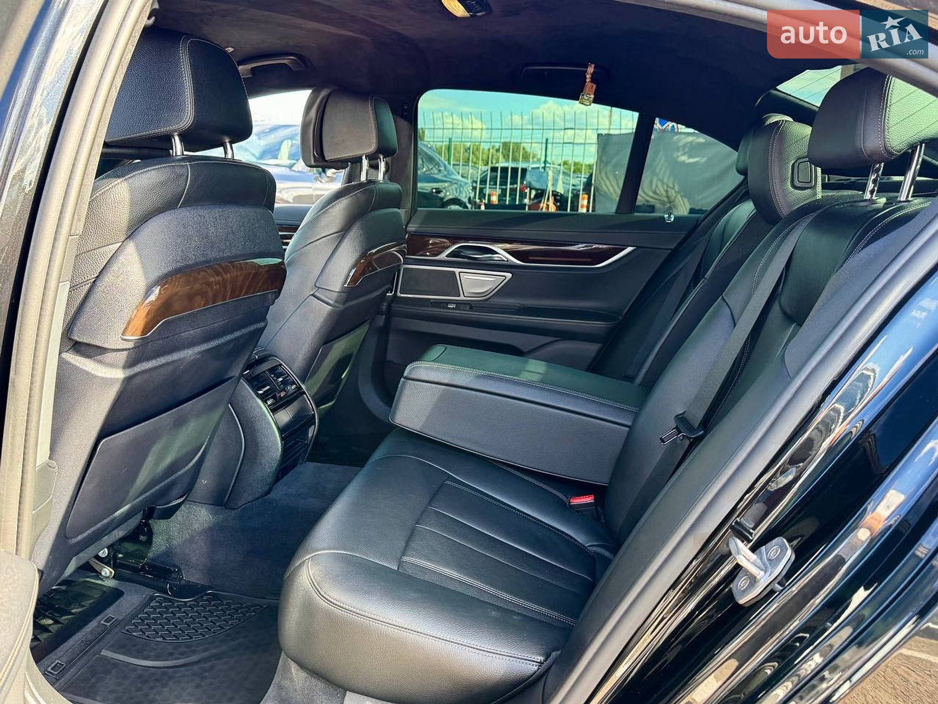BMW 7 Series 2016 VIN WBA7C21010G590665 фото оголошення 34 з 62