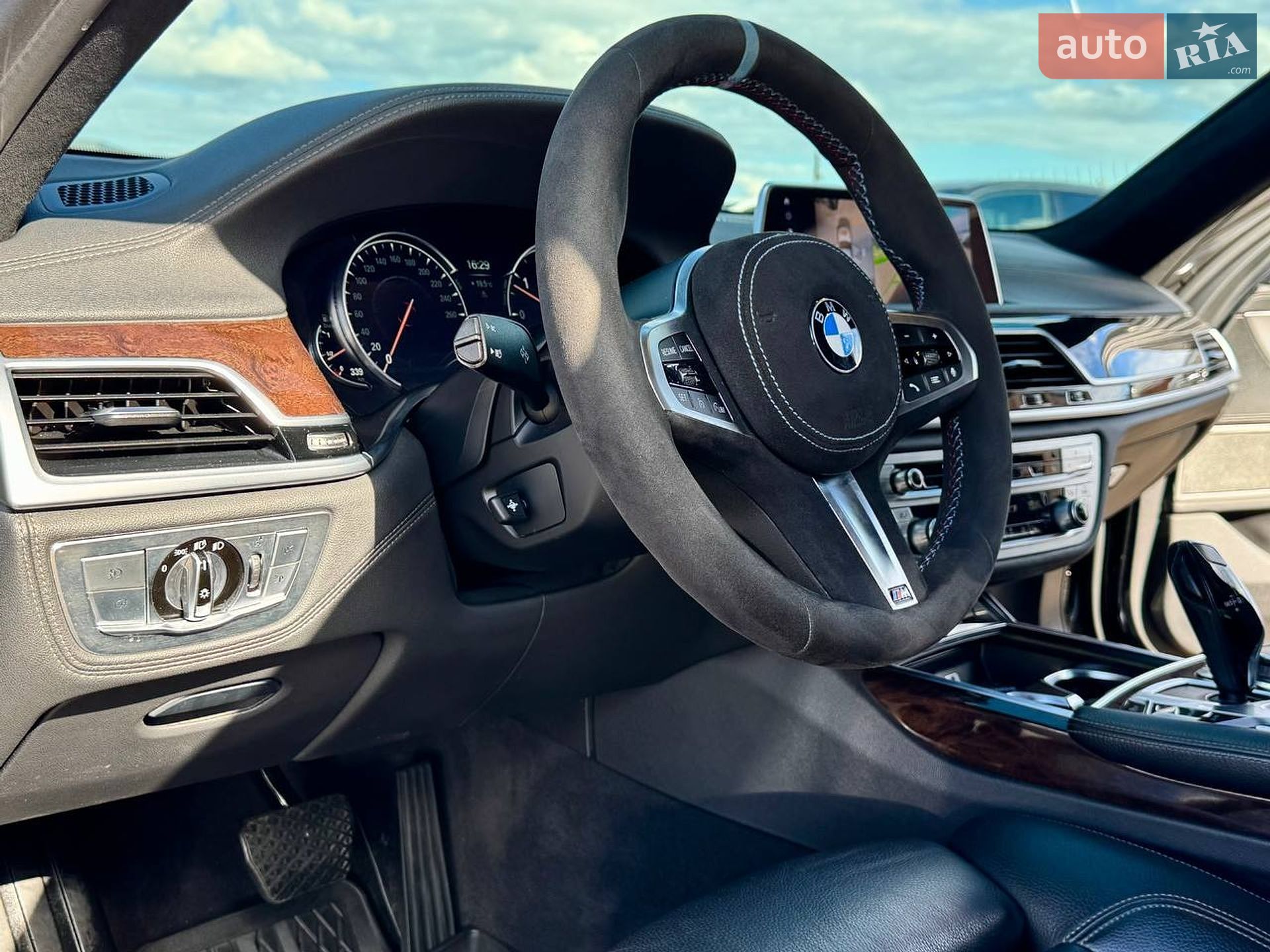 BMW 7 Series 2016 VIN WBA7C21010G590665 фото оголошення 31 з 62