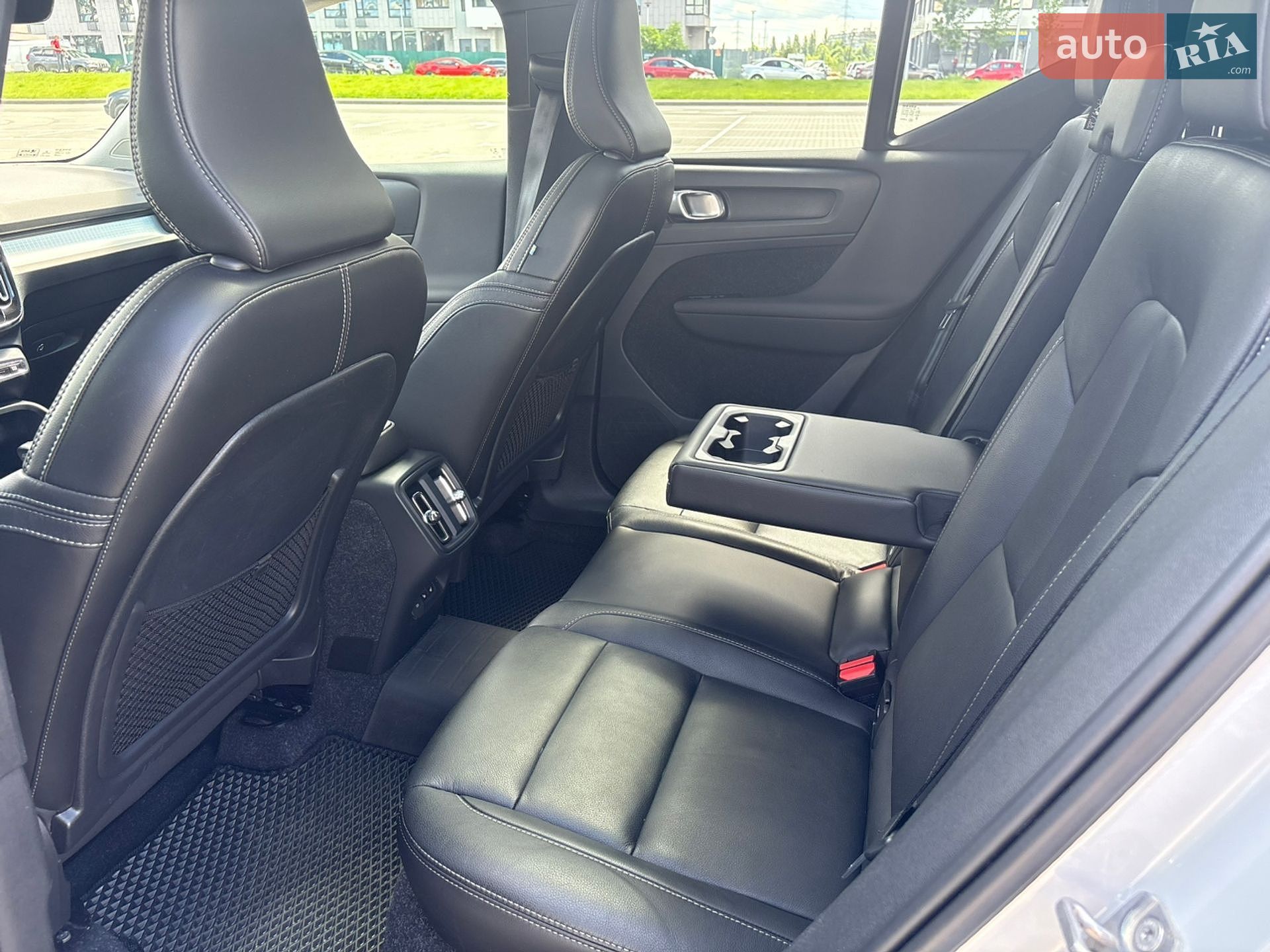 Volvo XC40 2020 VIN YV4162UK4L2306828 фото оголошення 13 з 30