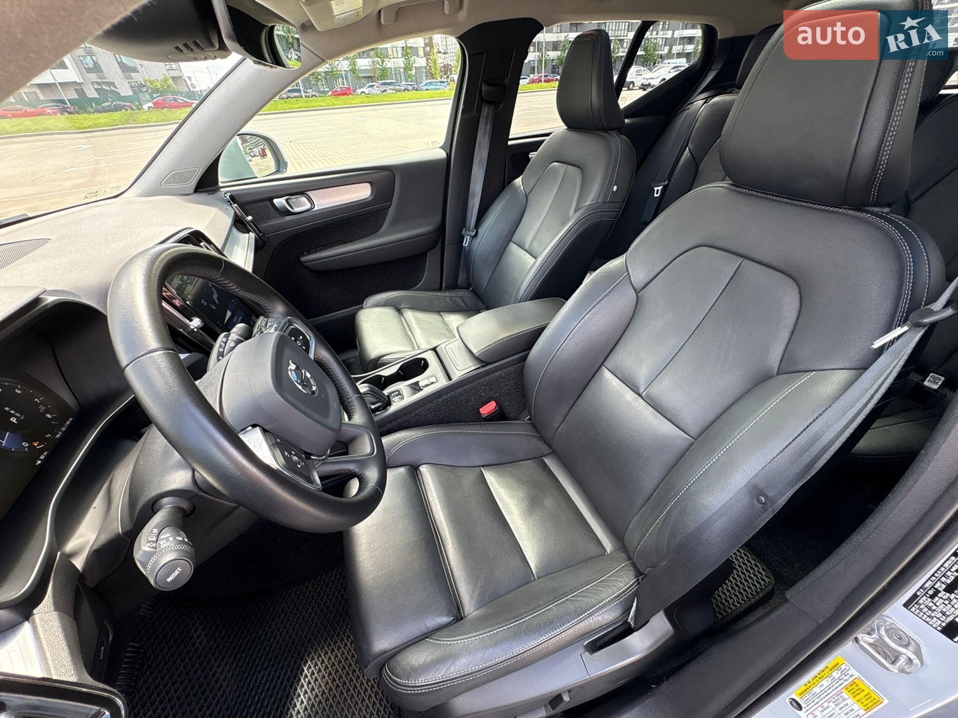 Volvo XC40 2020 VIN YV4162UK4L2306828 фото оголошення 16 з 30