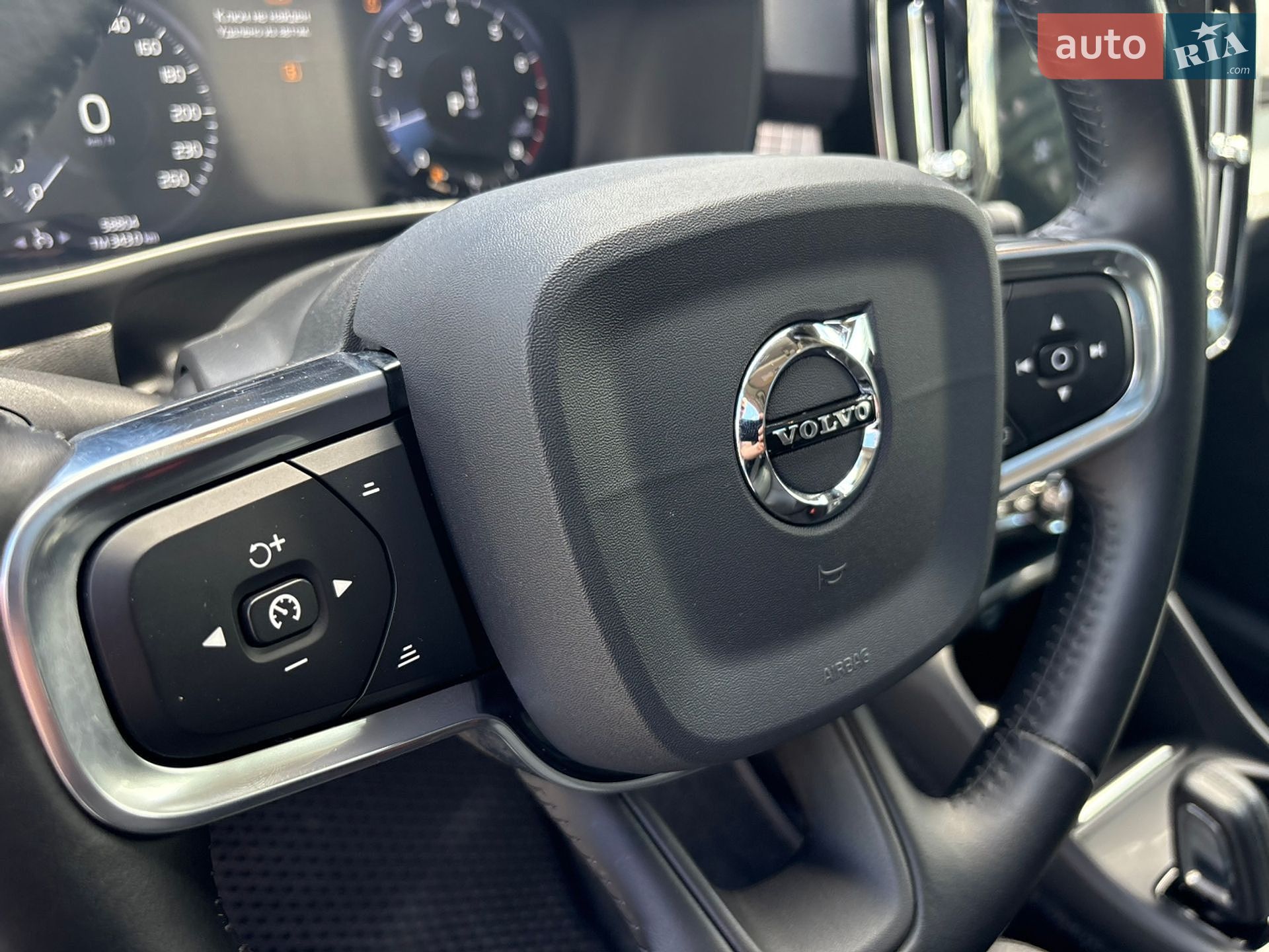 Volvo XC40 2020 VIN YV4162UK4L2306828 фото оголошення 21 з 30