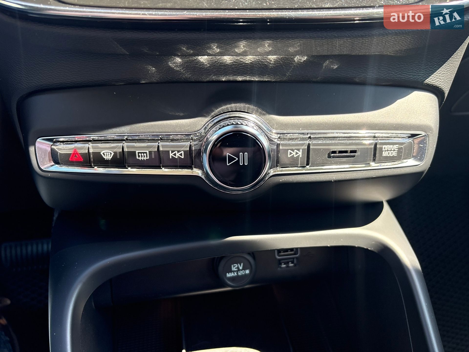 Volvo XC40 2020 VIN YV4162UK4L2306828 фото оголошення 23 з 30