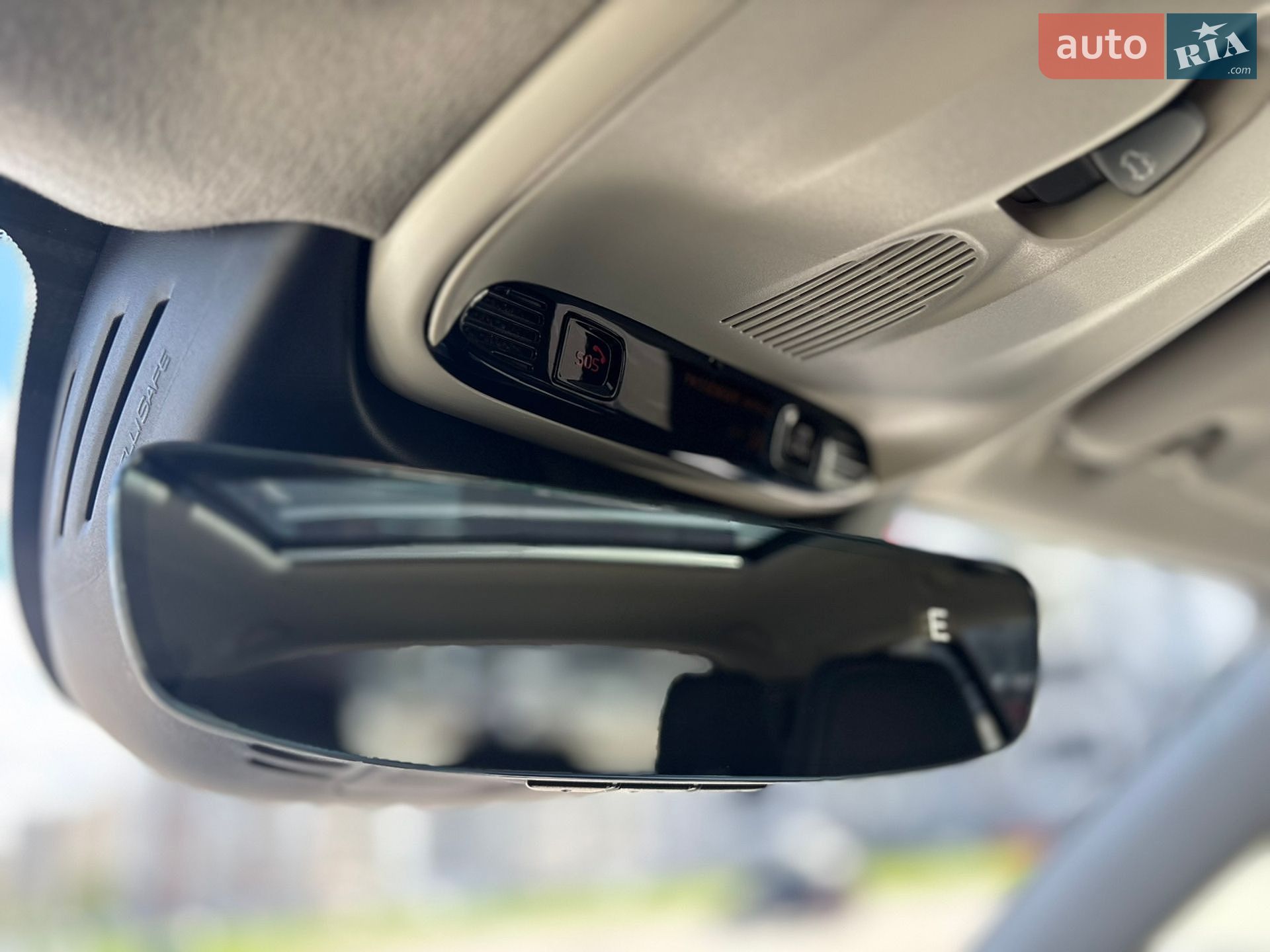Volvo XC40 2020 VIN YV4162UK4L2306828 фото оголошення 25 з 30