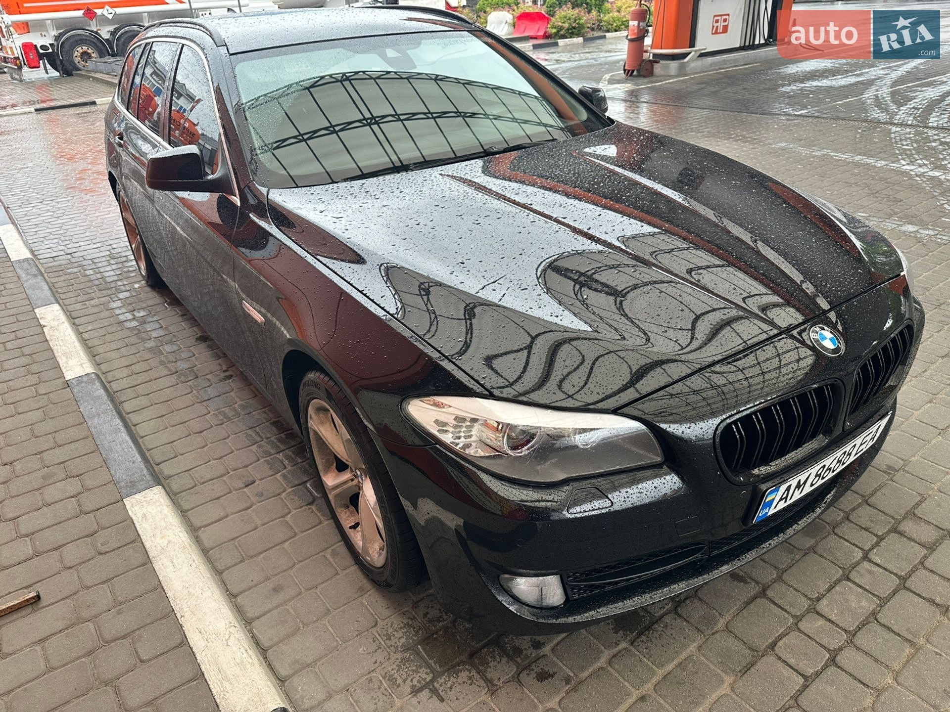 BMW 5 Series 2012 VIN WBAMX11040DY06415 фото оголошення 3 з 16