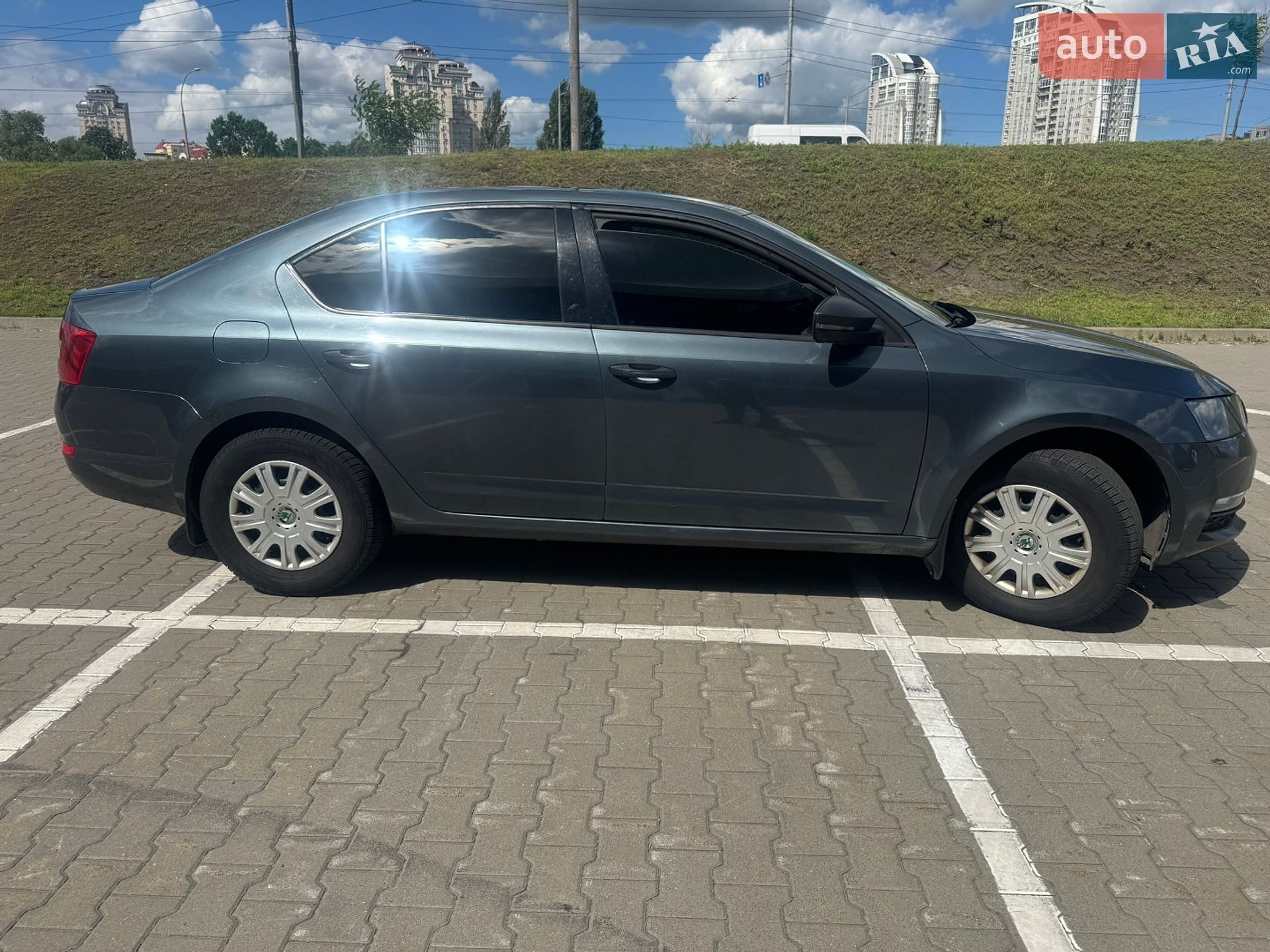Skoda Octavia 2017 VIN TMBAN2NE2JB006975 фото оголошення 4 з 14