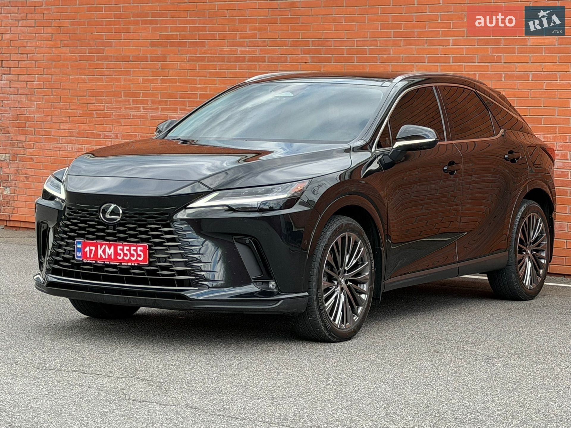 Lexus RX 2025 VIN JTJCJMGA5S2025450 фото оголошення 2 з 24