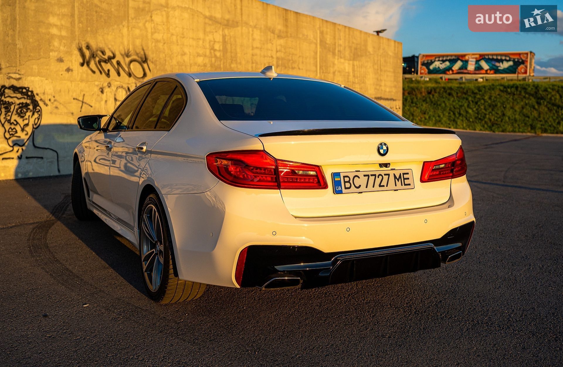 BMW 5 Series 2017 VIN WBAJB51030WB96717 фото оголошення 7 з 15