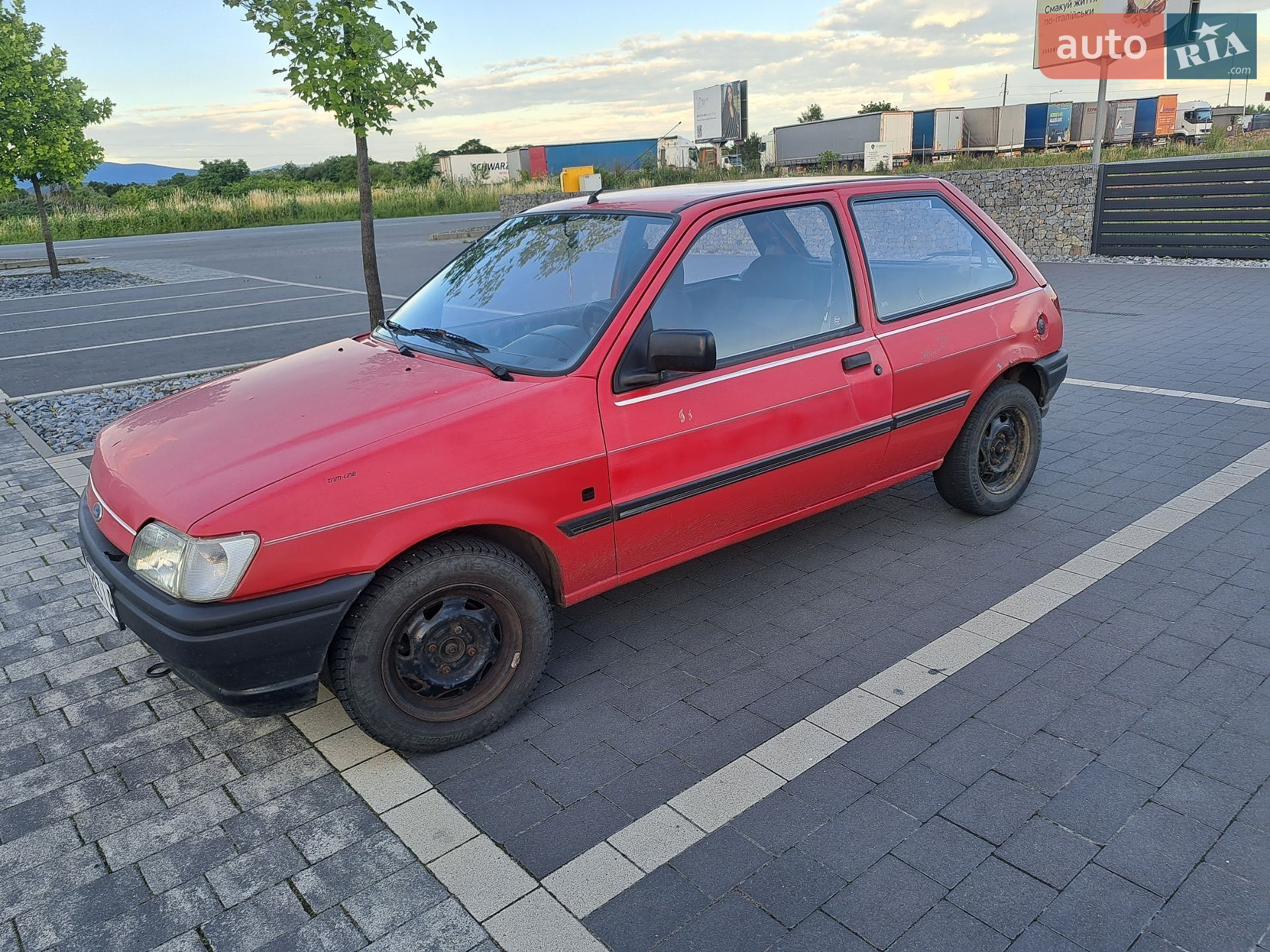Ford Fiesta 1993 VIN WF0BXXGAFBPP63733 фото оголошення 3 з 19