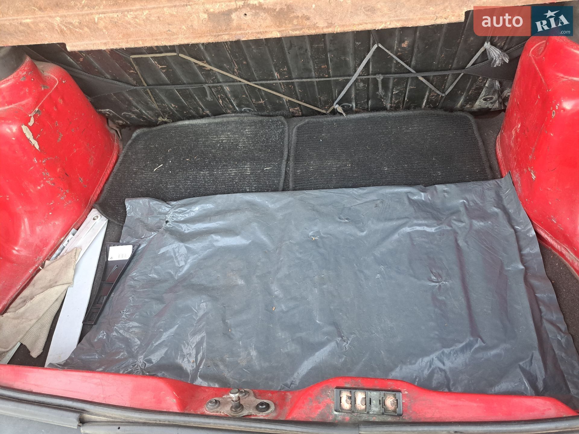 Ford Fiesta 1993 VIN WF0BXXGAFBPP63733 фото оголошення 19 з 19