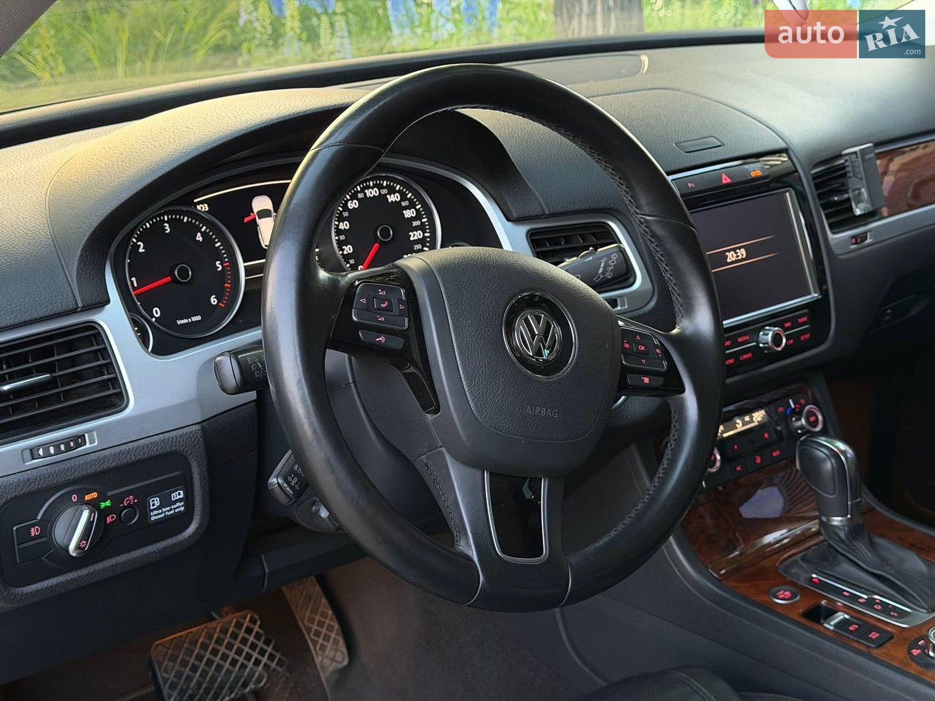 Volkswagen Touareg 2012 VIN WVGDK9BP2CD010967 фото оголошення 12 з 22