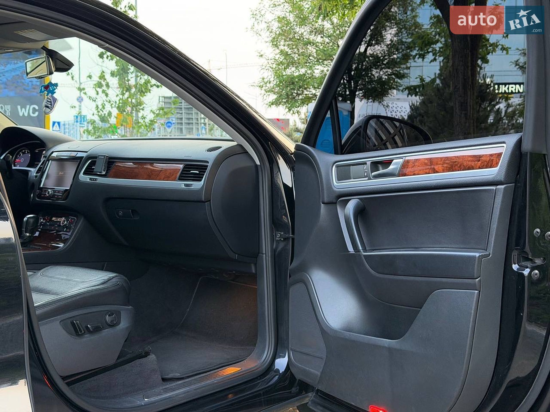 Volkswagen Touareg 2012 VIN WVGDK9BP2CD010967 фото оголошення 16 з 22