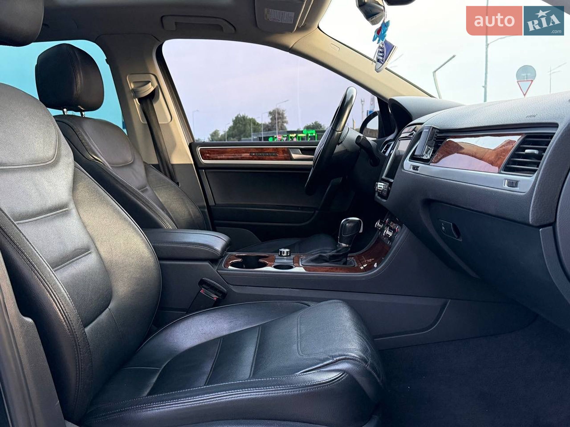 Volkswagen Touareg 2012 VIN WVGDK9BP2CD010967 фото оголошення 17 з 22