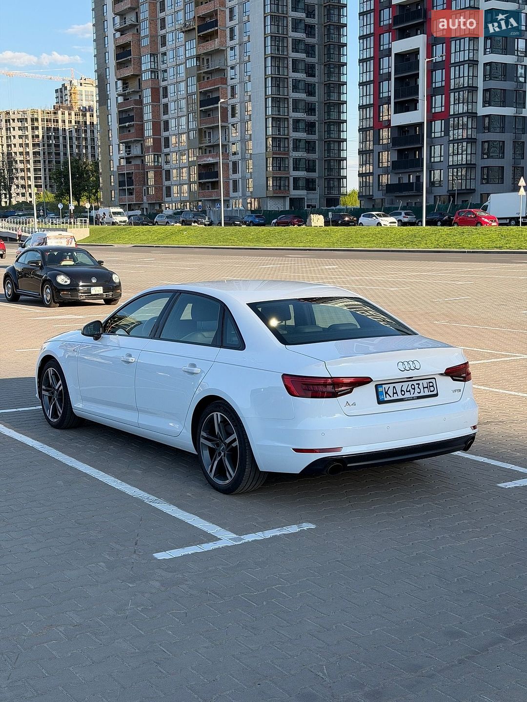 Audi A4 2016 VIN WAUZZZF49HN048832 фото оголошення 7 з 15