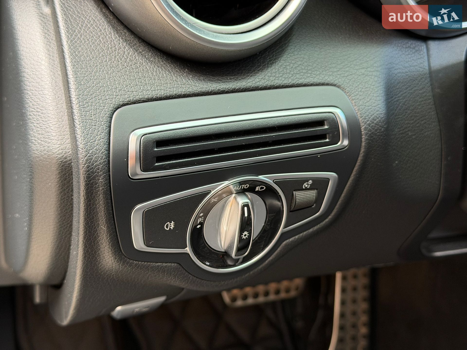 Mercedes-Benz C-Class 2016 VIN WDD2050401R088114 фото оголошення 22 з 36