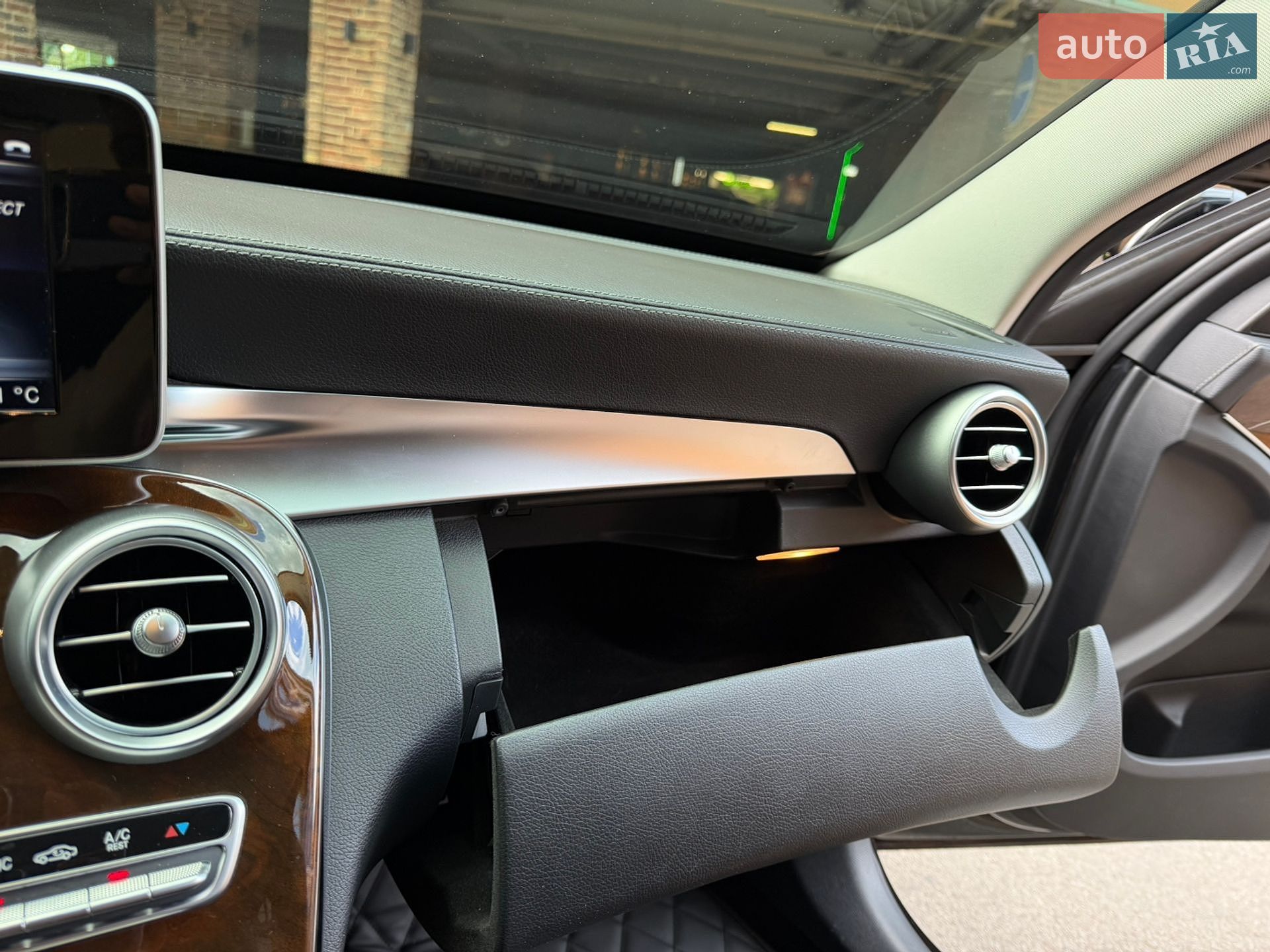 Mercedes-Benz C-Class 2016 VIN WDD2050401R088114 фото оголошення 32 з 36