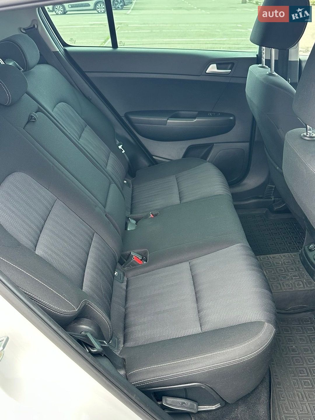 Kia Sportage 2019 VIN U5YPG814BLL835994 фото оголошення 16 з 18