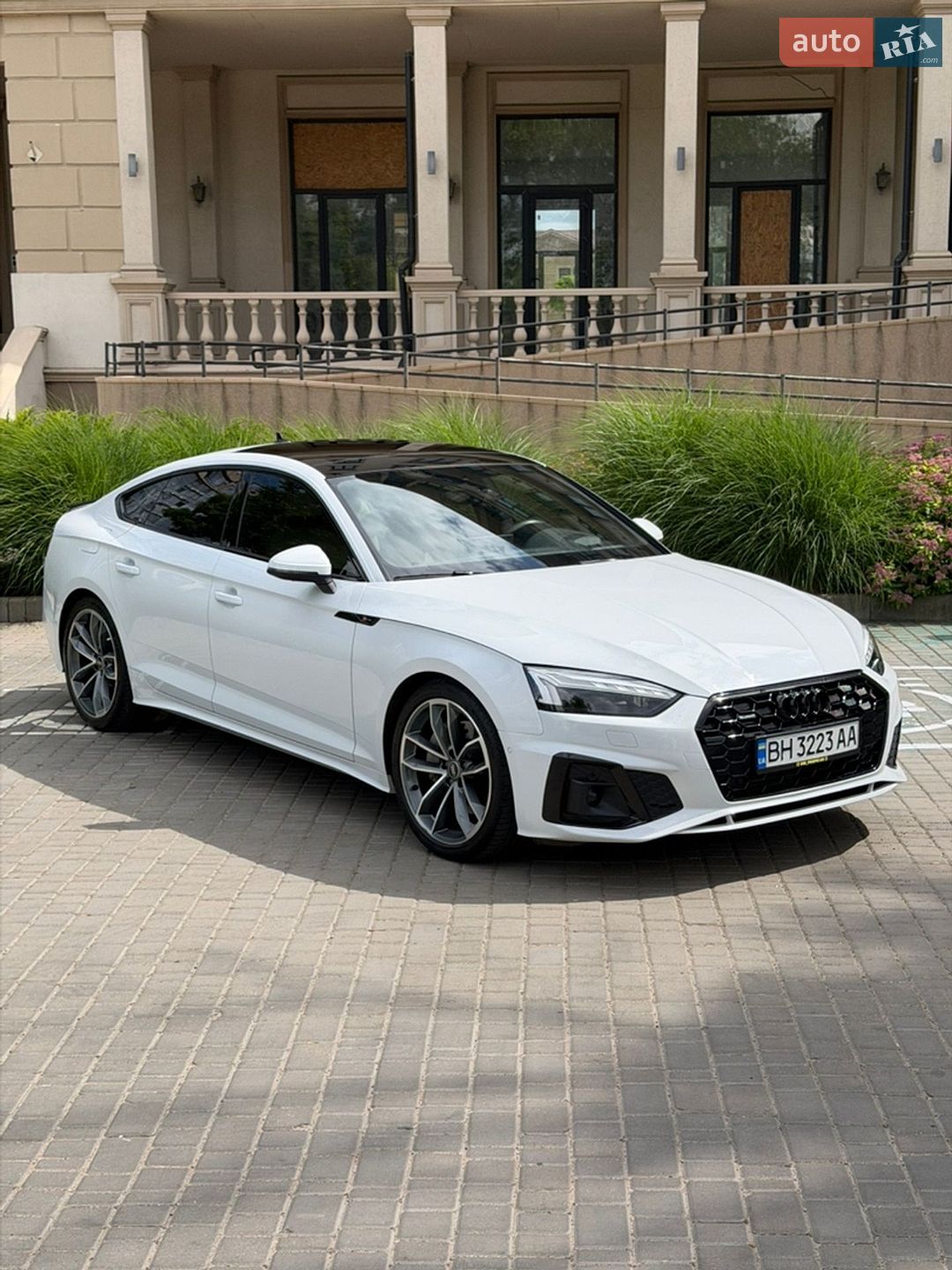 Audi A5 Sportback 2022 VIN WAUEACF51NA035359 фото оголошення 2 з 46