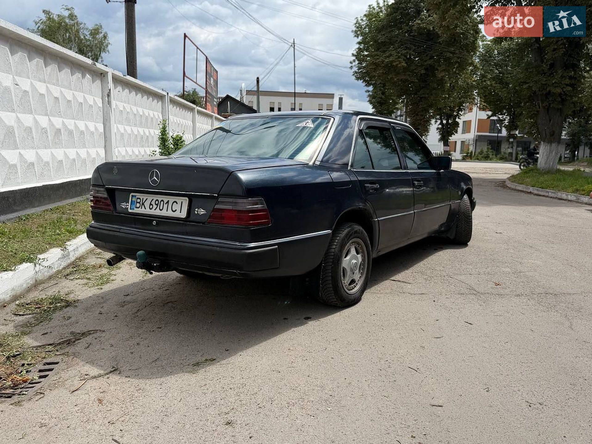 Mercedes-Benz E-Class 1992 VIN WDB1240231B518400 фото оголошення 4 з 12