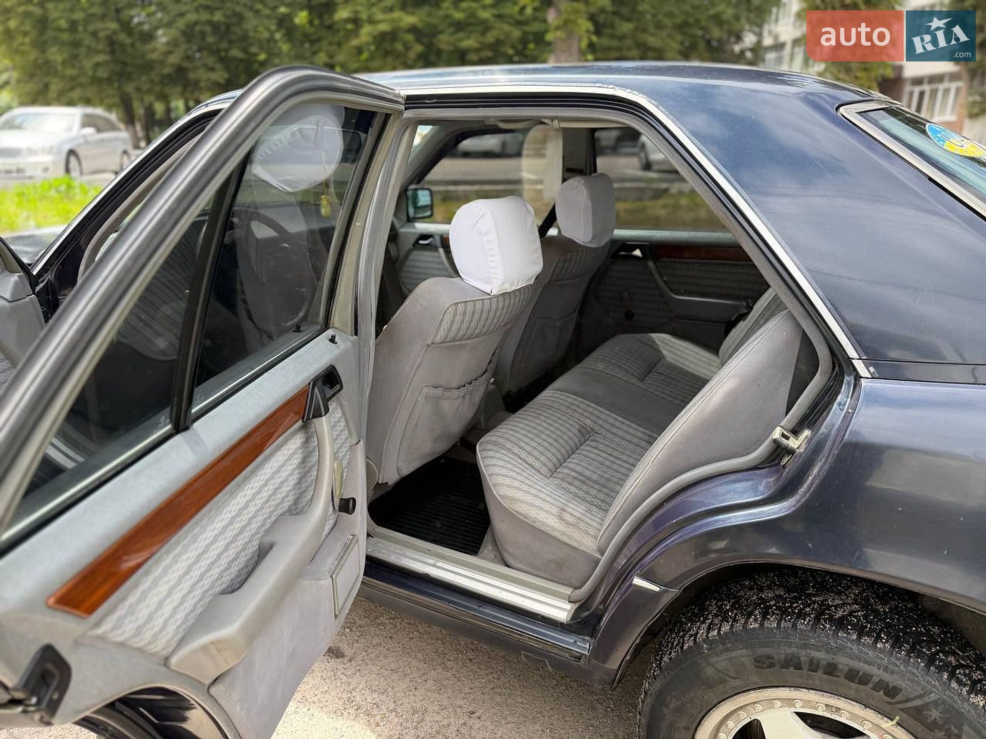 Mercedes-Benz E-Class 1992 VIN WDB1240231B518400 фото оголошення 10 з 12