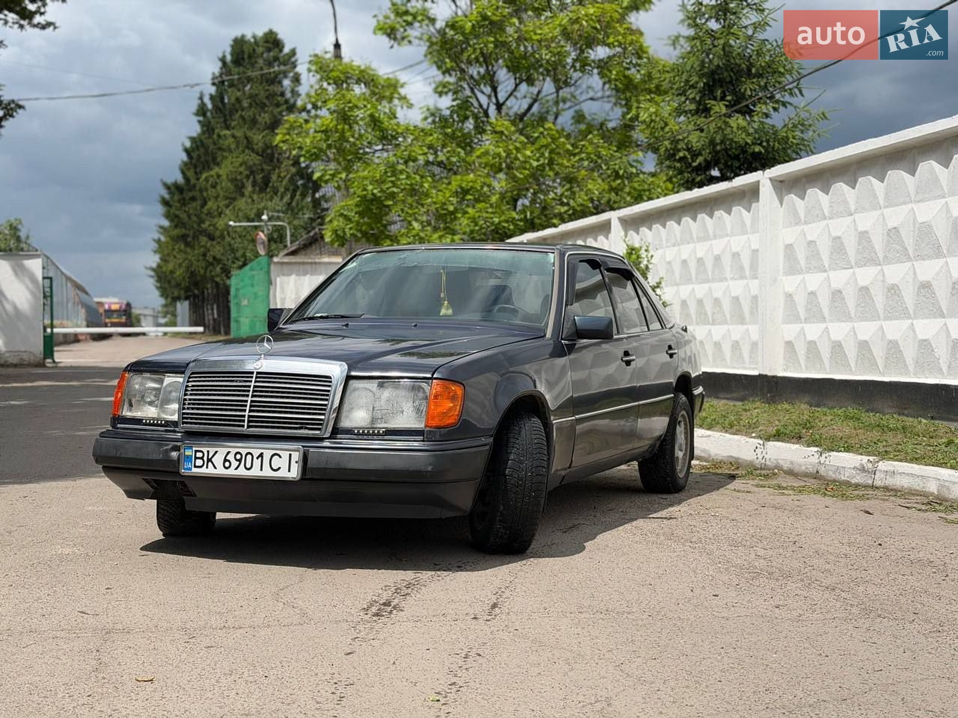 Mercedes-Benz E-Class 1992 VIN WDB1240231B518400 фото оголошення 6 з 12