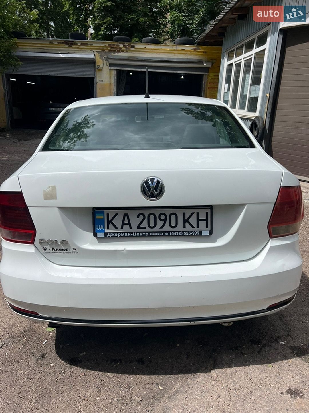 Volkswagen Polo 2016 VIN XW8ZZZ61ZHG013000 фото оголошення 2 з 8