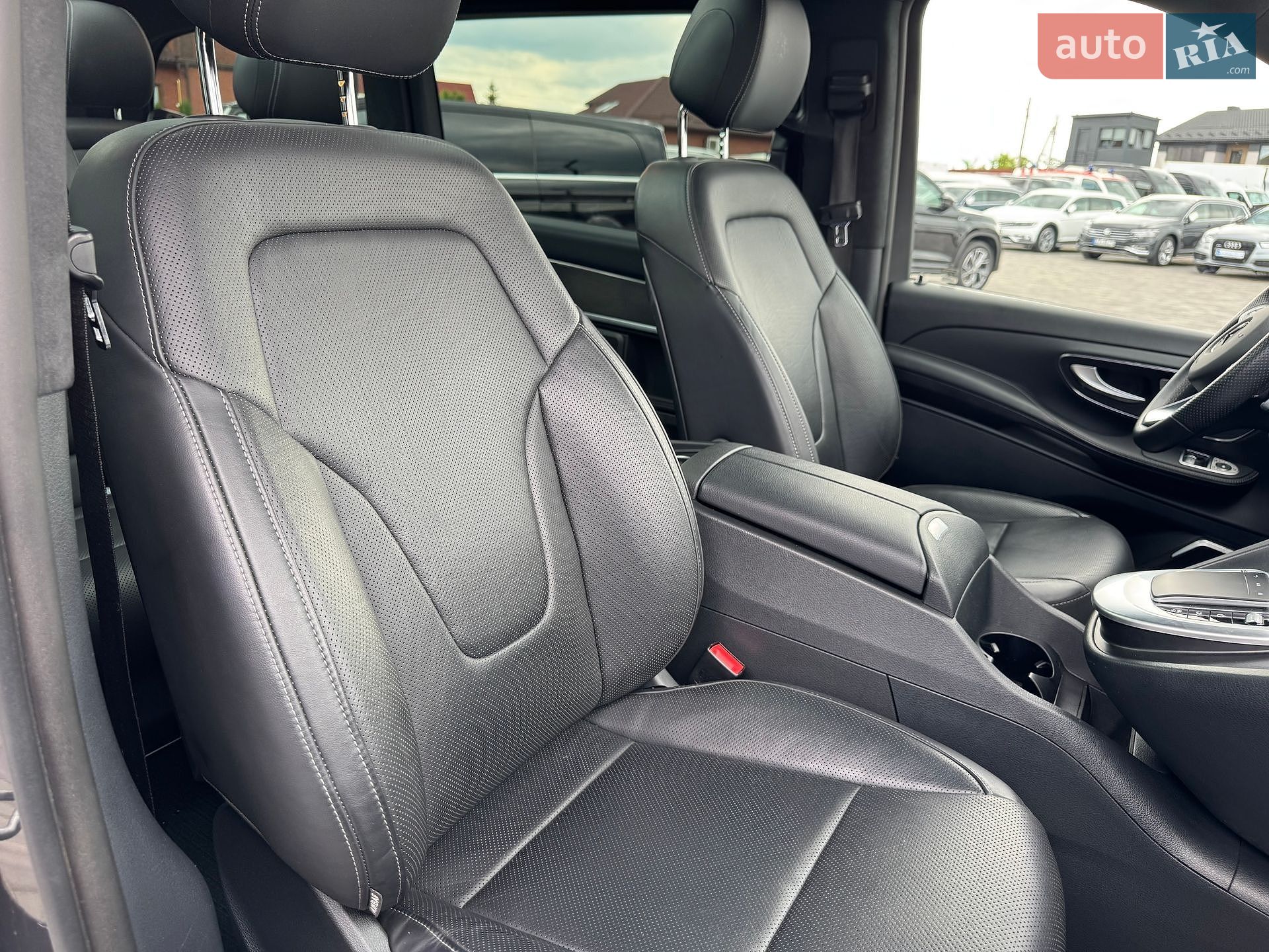 Mercedes-Benz V-Class 2021 VIN W1V44781313894227 фото оголошення 40 з 43