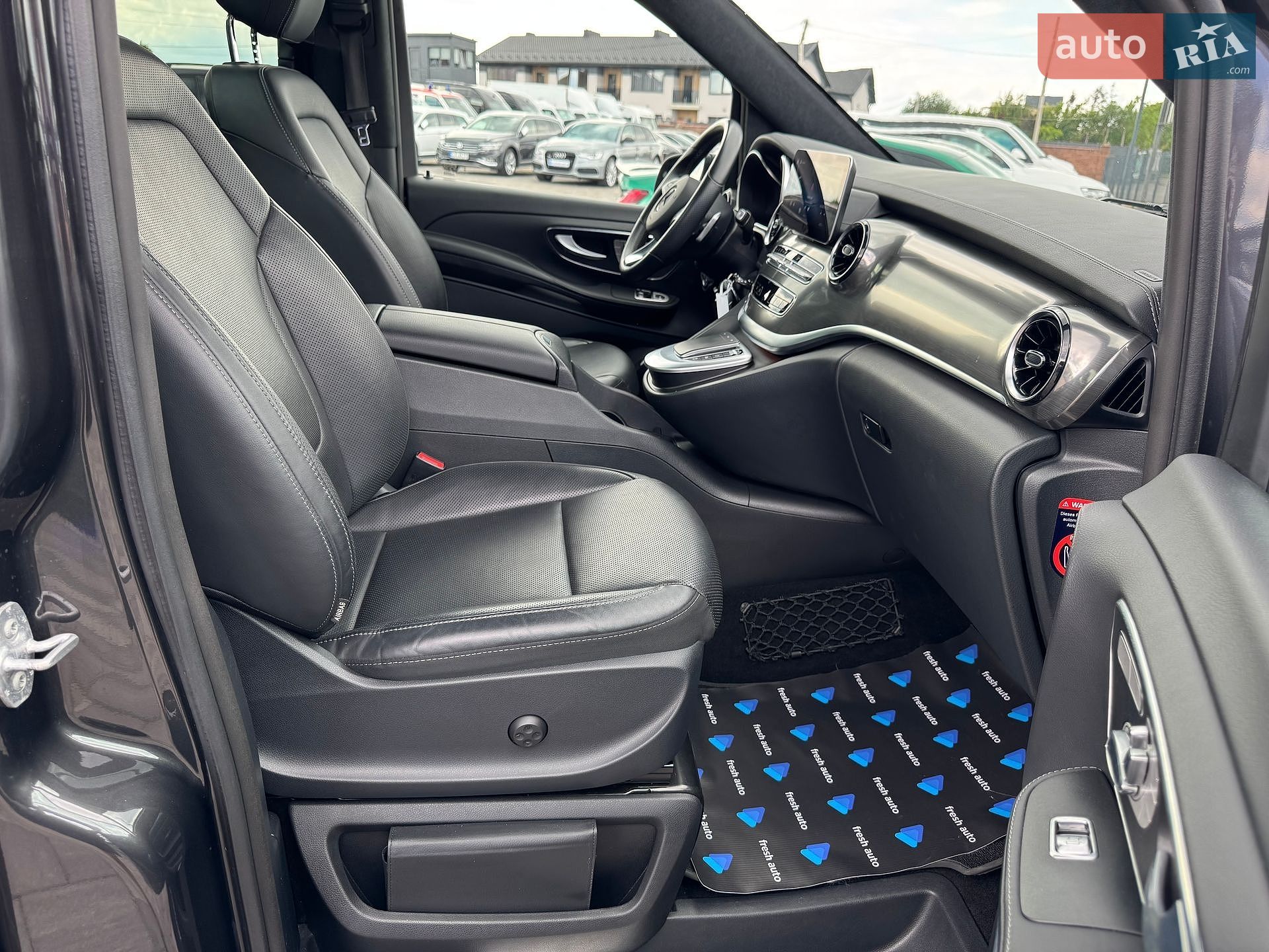 Mercedes-Benz V-Class 2021 VIN W1V44781313894227 фото оголошення 42 з 43